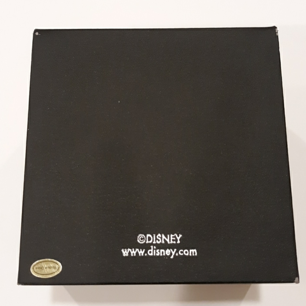 DISNEY His & Hers Box Set Mickey Leather Watches - Picture 7 of 8